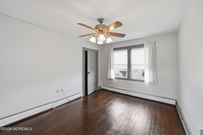 Building Photo - 120 2nd St