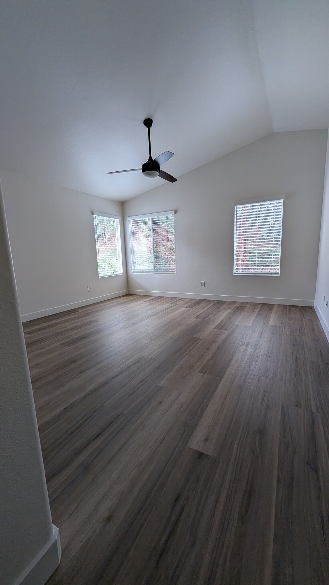 Building Photo - 9476 Questa Pointe