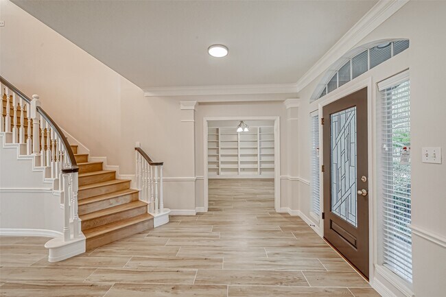Building Photo - 18 Turtle Creek Manor