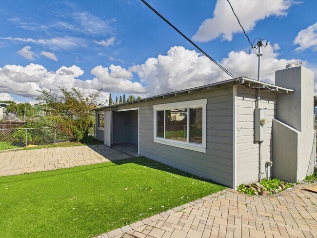 Building Photo - 2135 Washington St