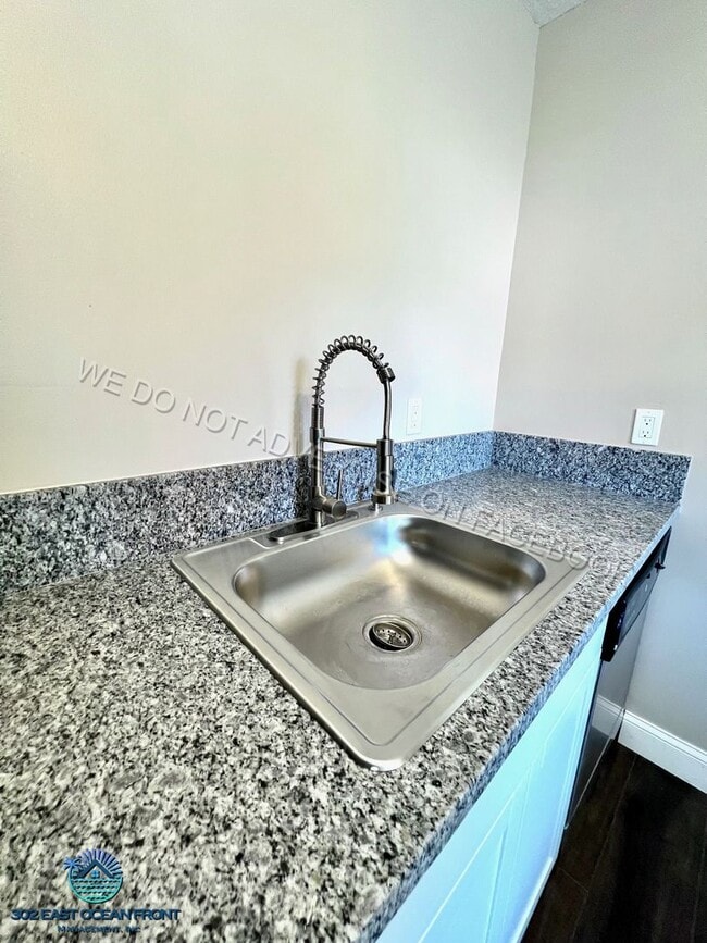 Building Photo - Beautiful 2 bedroom / 1 bathroom home now available for rent!