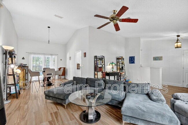 Building Photo - 2700 Yarmouth Dr