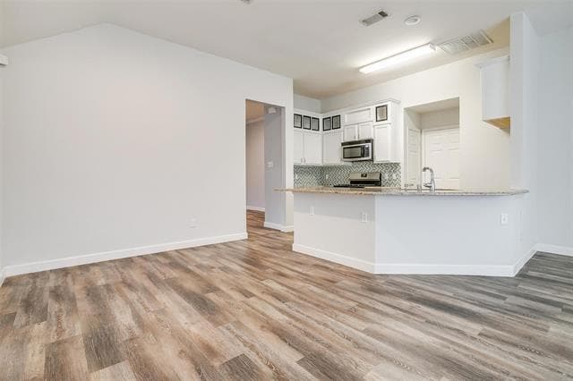 Building Photo - 1945 Reddenson Ct