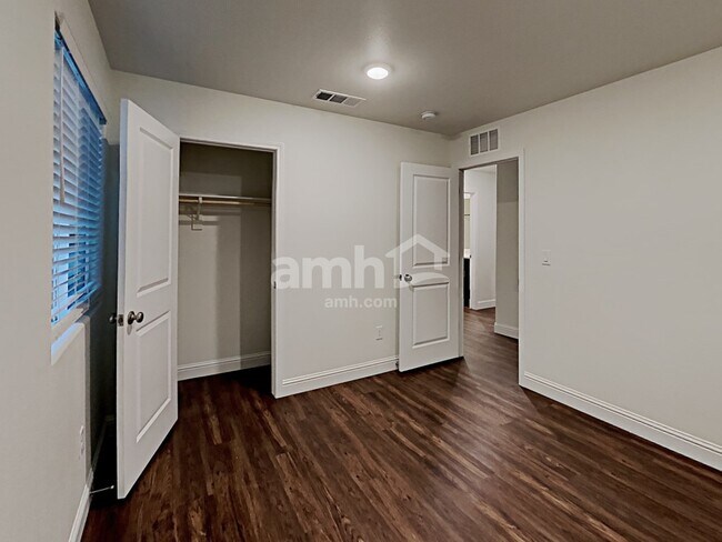 Building Photo - 711 Terrain Star Ave