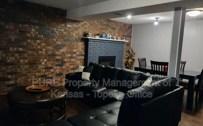 Building Photo - 111 Vista View Ct