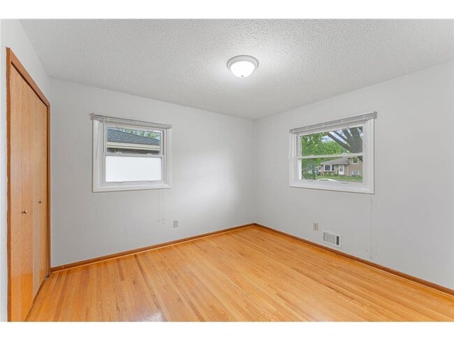 Building Photo - 3503 Bryant Ave