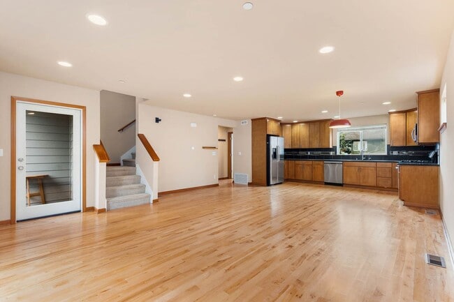 Building Photo - 14539 32nd Ave NE