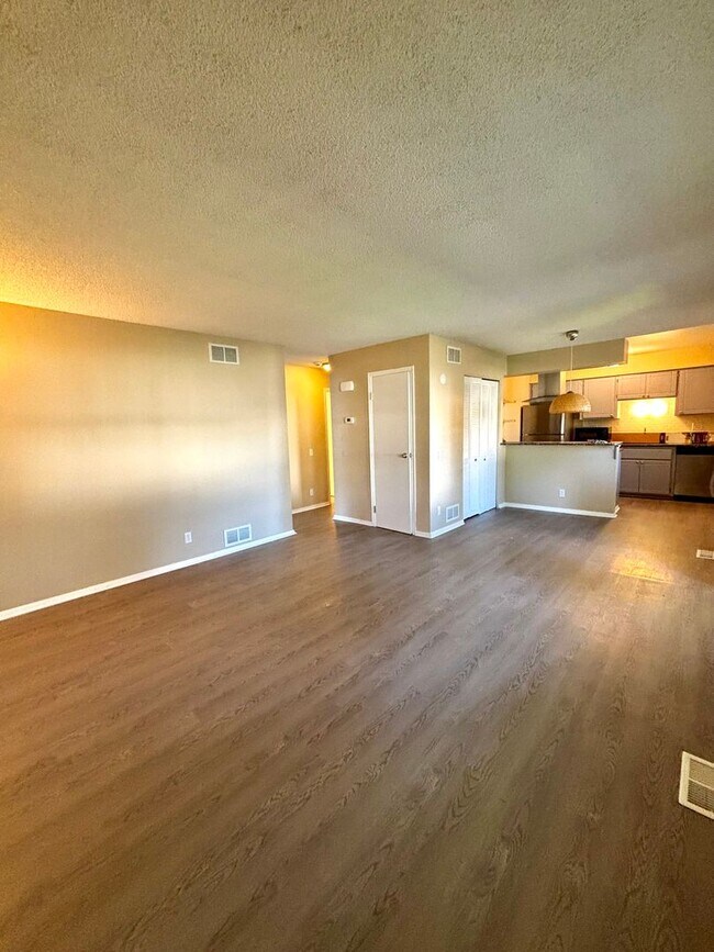 Building Photo - Don’t Miss This! Updated 2-Bedroom Denver ...