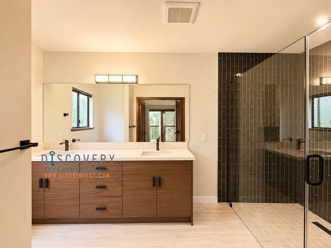 Building Photo - Contemporary Montclair Retreat Designed for Indoor-Outdoor Living