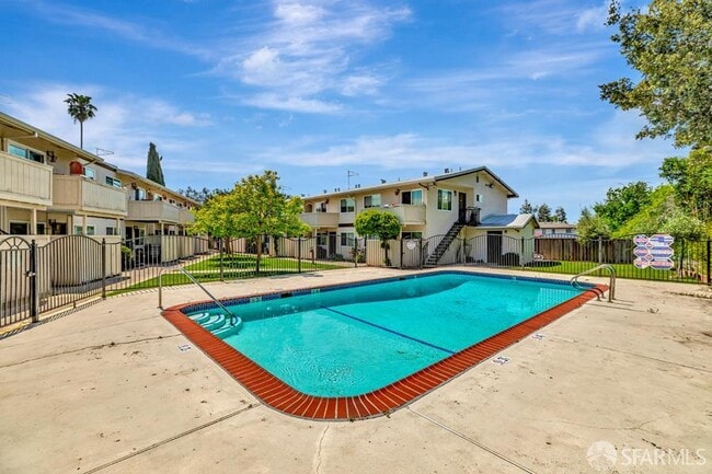 Building Photo - 46728 Crawford St