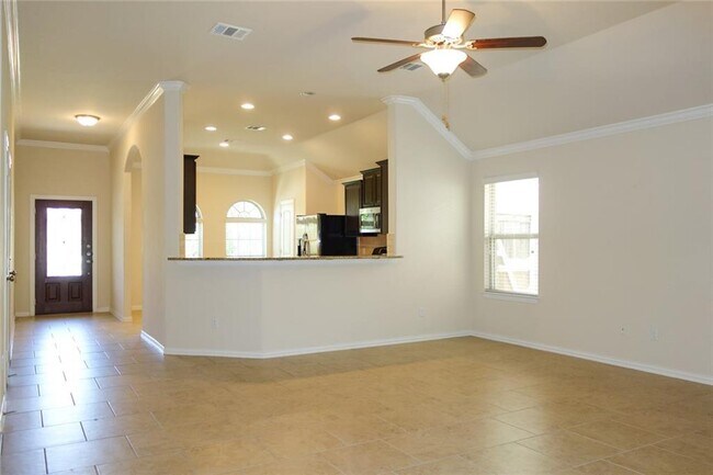 Building Photo - 3745 Bainbridge St