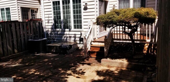 Building Photo - 464 Winding Rose Dr