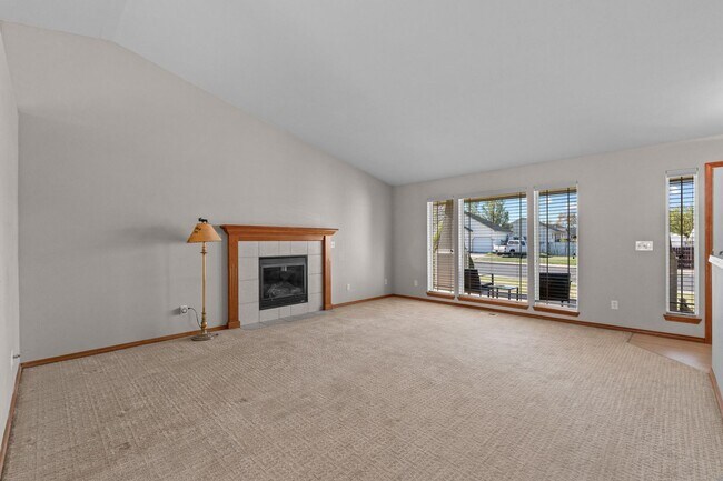 Building Photo - Colbert WA Rancher with Full basement for RENT!