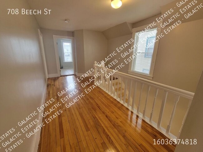 Building Photo - 708 Beech St