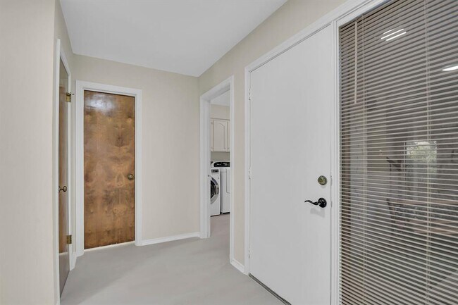 Building Photo - 11512 Tin Cup Dr