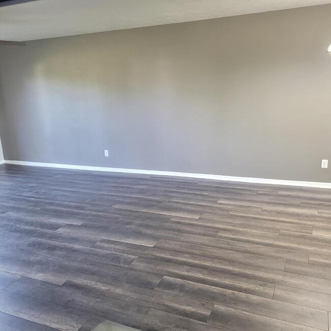 Building Photo - 5824 Birkenshaw Dr