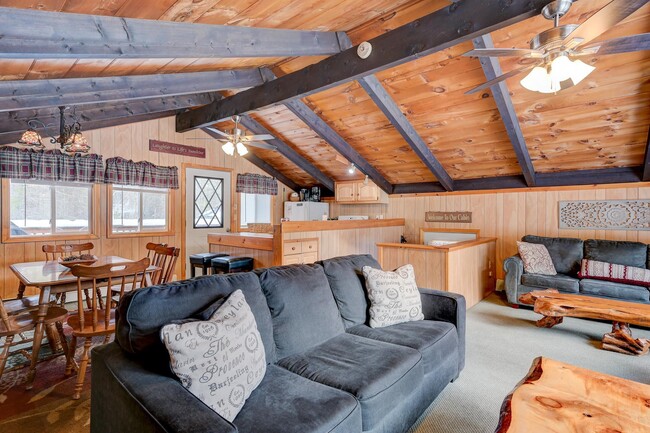 Building Photo - 56 Merrimeeting Rd