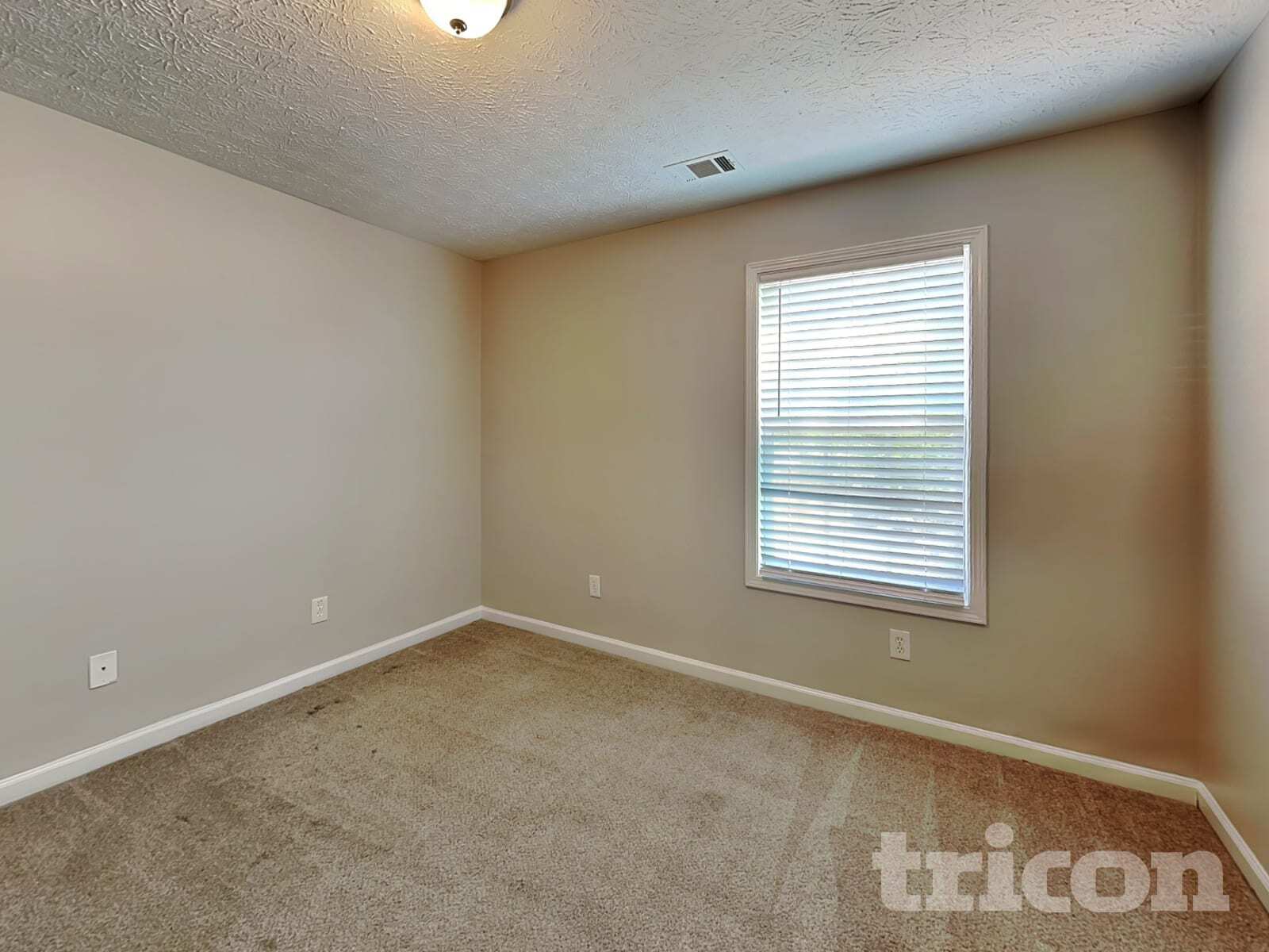 Building Photo - 205 Highgrove Dr