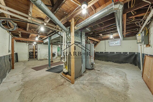 Building Photo - 1st month free with 13 month lease!