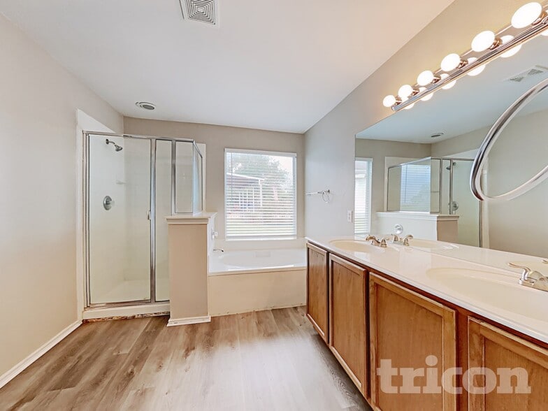 Building Photo - 3741 Pebble Beach