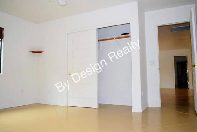 Building Photo - Modern 4 Bed 5 Bath Near UofA – Private Baths & Off-Street Parking