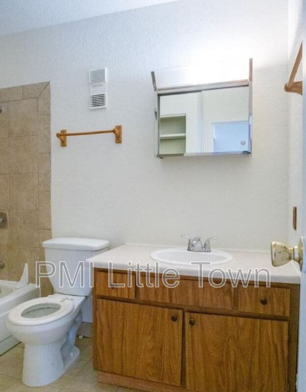 Building Photo - 5995 W Hampden Ave