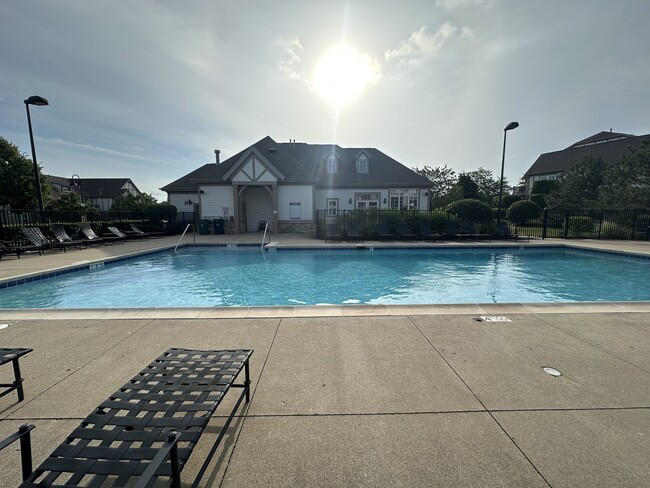 Building Photo - 121 Rosehall Dr