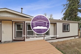 Building Photo - Duplex