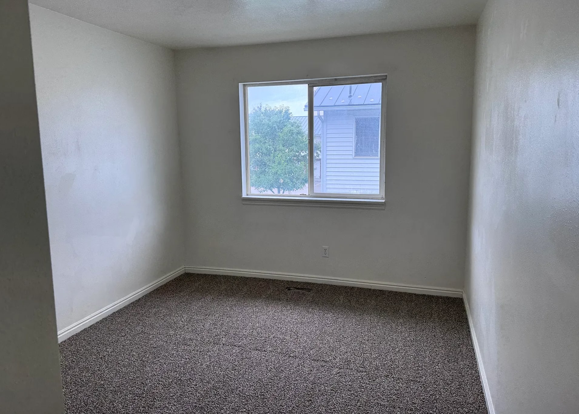 Building Photo - 1393 N 260 W