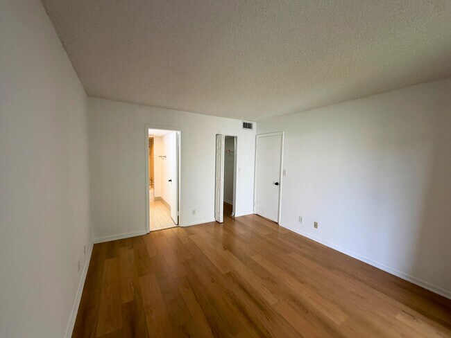 Building Photo - 1244 S Military Trail