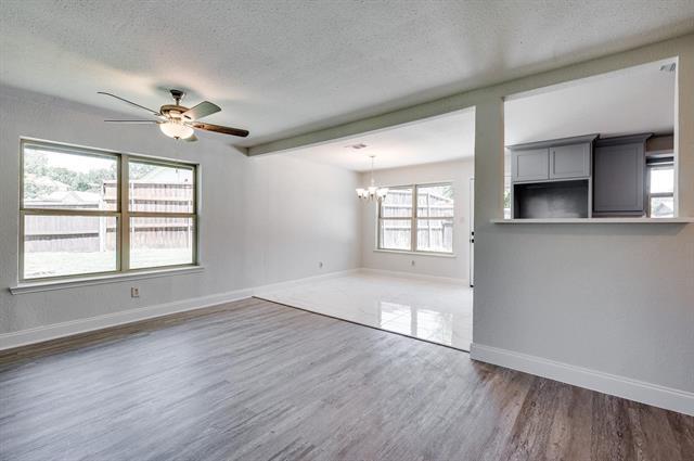 Building Photo - 2051 Oakbluff Dr