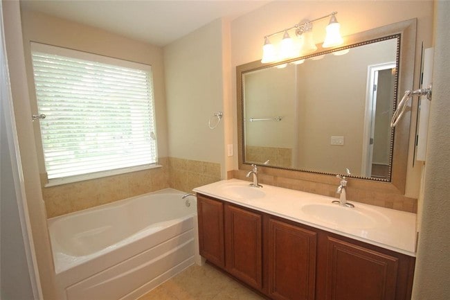 Building Photo - 13600 Breton Ridge St