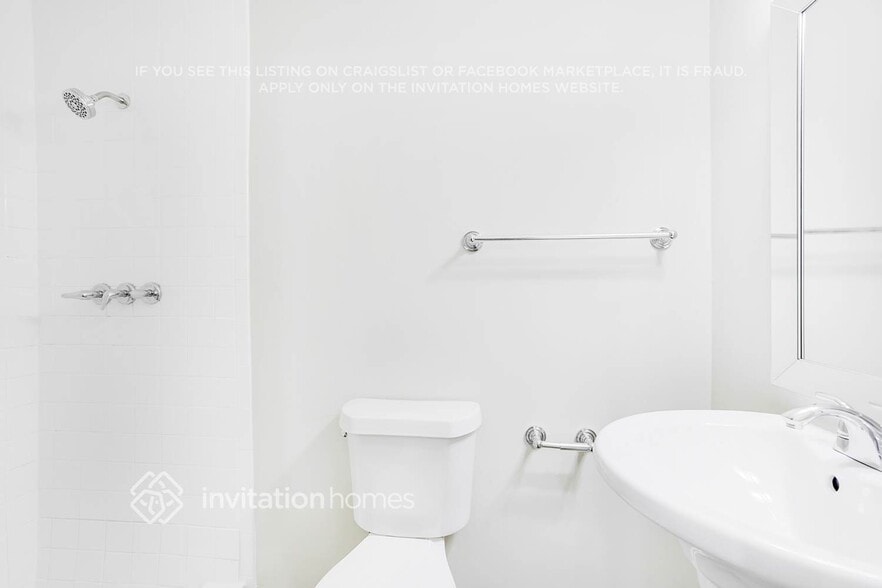 Building Photo - 2716 Lancaster Dr