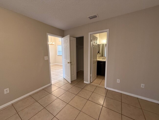 Building Photo - 4705 Almond Willow Dr