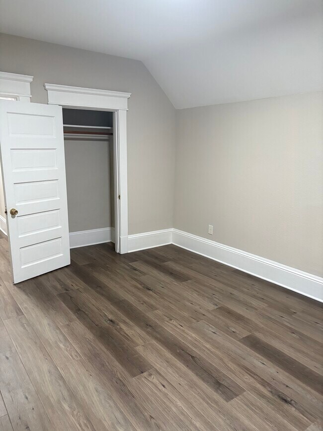 Building Photo - 3121 Hoyt Ave