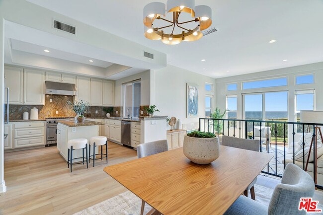 Building Photo - 6412 Lunita Rd