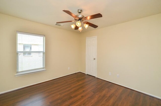 Building Photo - 25523 Lockspur Dr