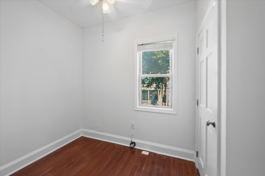 Second Bedroom - 1208 1/2 Wylie St NE