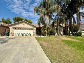 Building Photo - Stunning 4 Bed/2 Bath SW Bakersfield Home ...