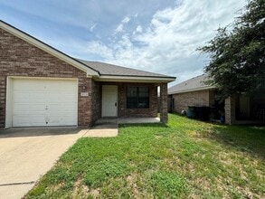 Building Photo - 207 Andy Ln