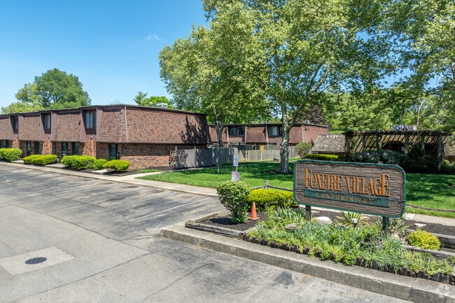 Building Photo - Foxfire Village Condominium (por)