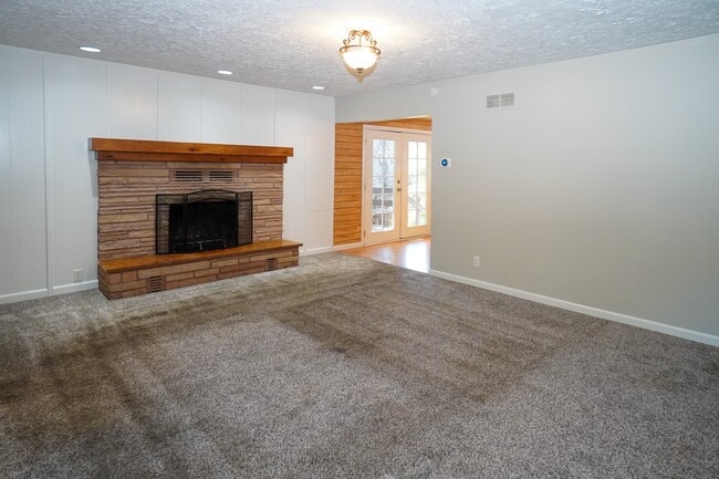 Building Photo - 5707 N Bogart Ln