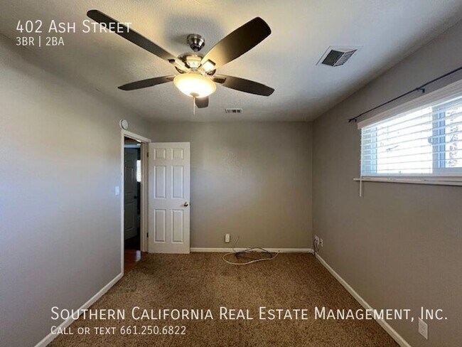 Building Photo - 402 Ash St