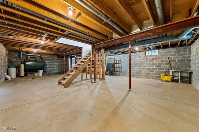 Building Photo - 1720 Stine Rd
