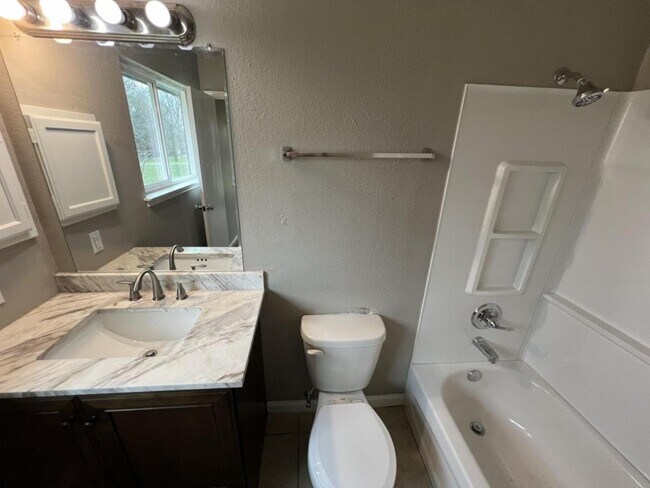 Building Photo - 2111 Caprice Dr