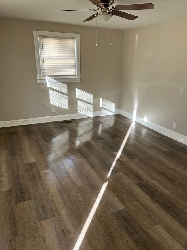 Building Photo - 1629 Emerald St