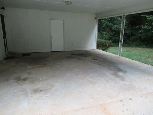 Building Photo - 55 Greenwood Ln