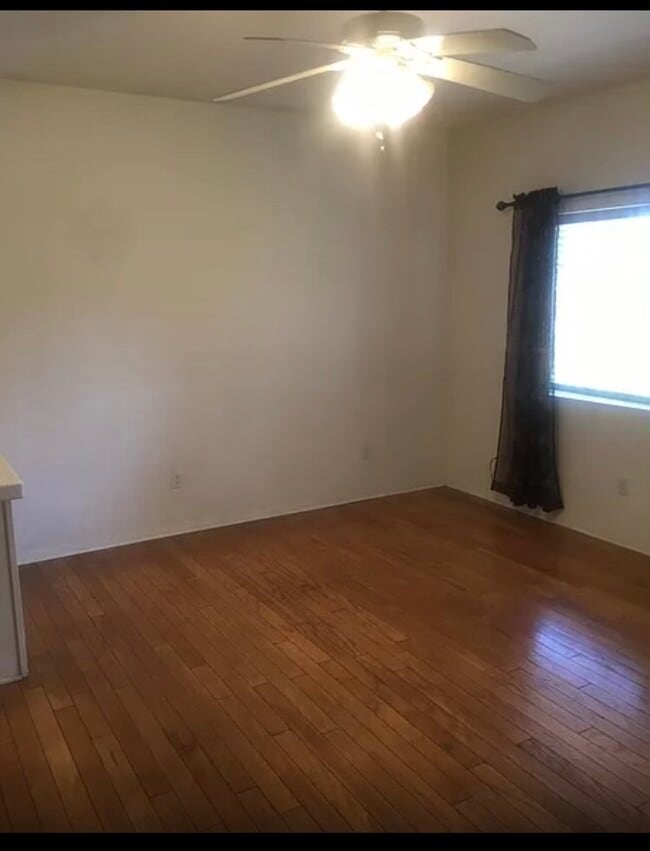 Building Photo - 8960 Camellia Ct