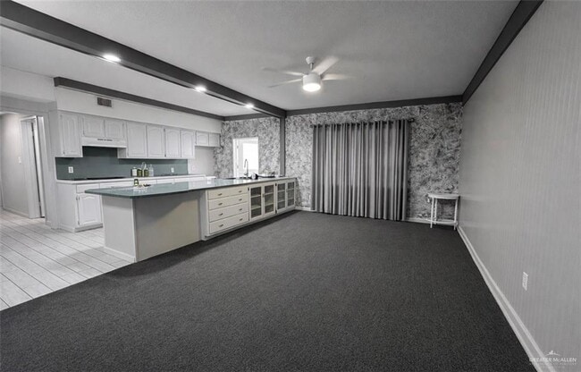 Building Photo - 9 N Shary Rd