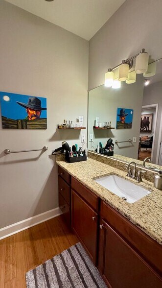 Building Photo - 2921 Lenox Rd NE